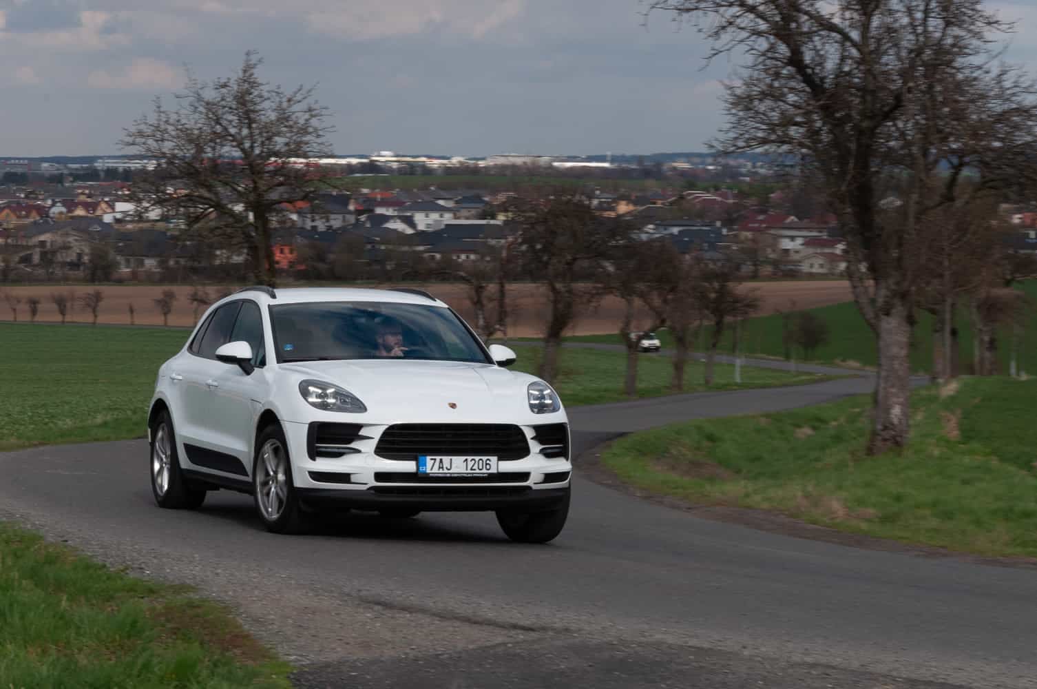 2019-04-Porsche-Macan-64.jpg