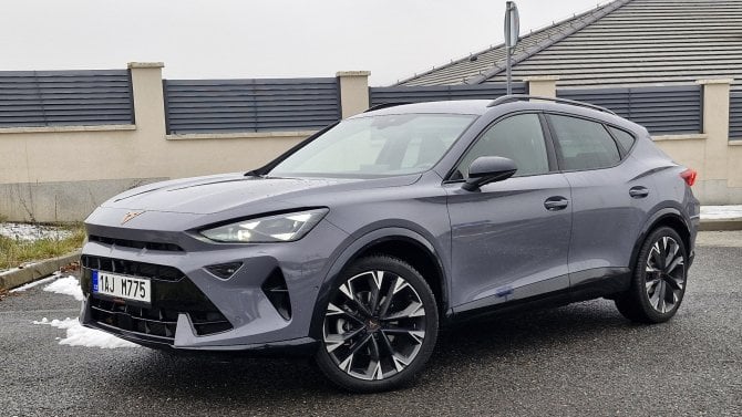 Test Cupra Formentor 2.0 TSI 4Drive (2025): Dobře vypadá, skvěle jezdí a chyb má minimum
