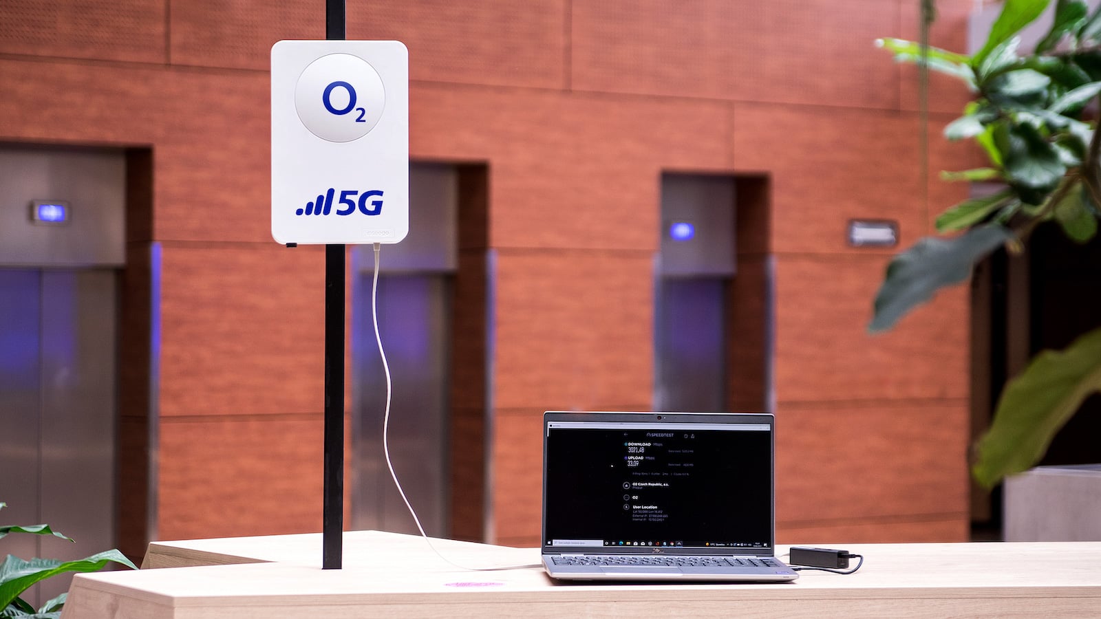 O2 a CETIN testují 5G milimetrové vlny (mmWave)