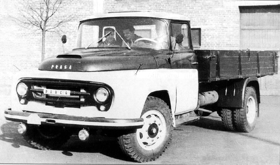 Praga N520. Elegantní kabina působila spíše „západně“, vozidlo této kategorie mohlo u nás jednoznačně vyřešit problém nedostatku silničních vozidel nižší tonáže.