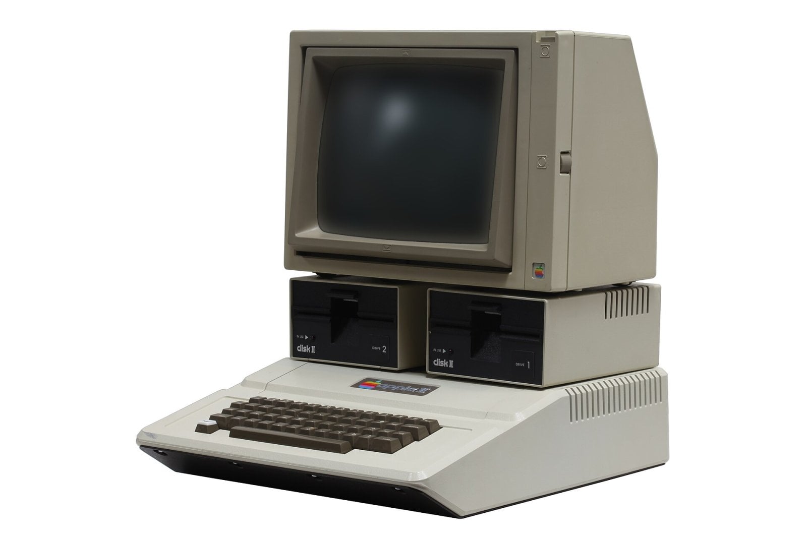 Apple II s monitorem a dvojicí disketových jednotek
