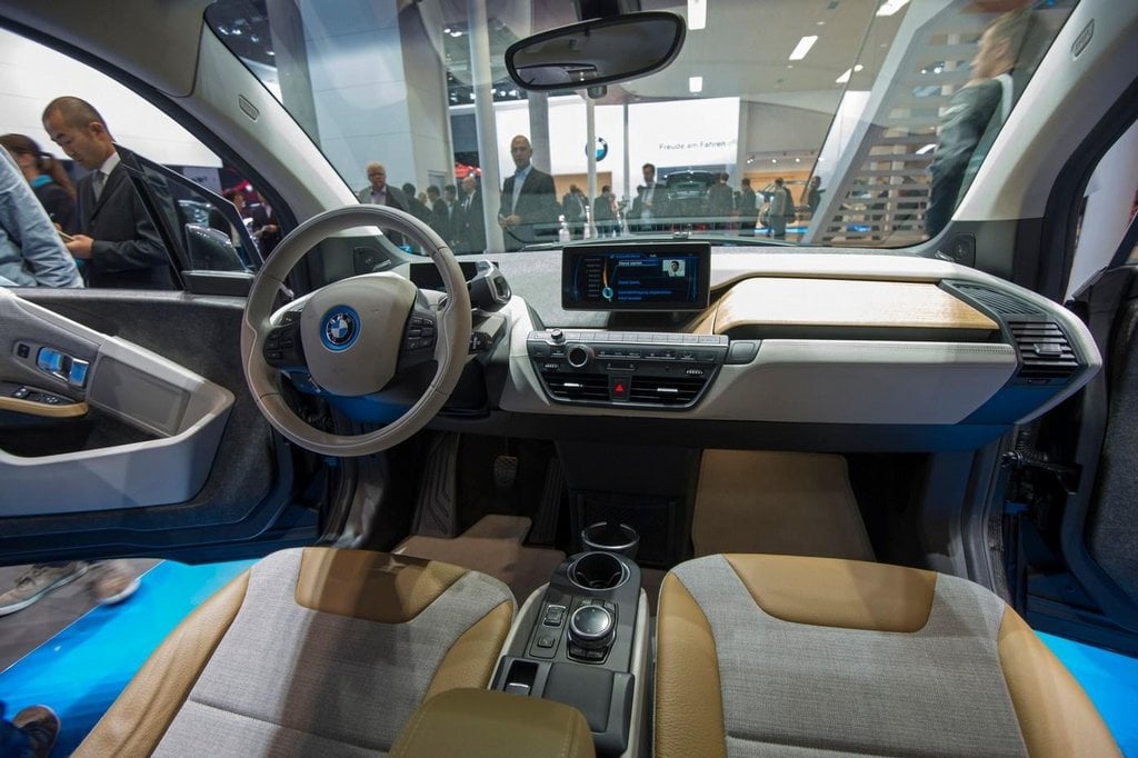 2013-12-elektromobil-bmw-i3-1.jpg