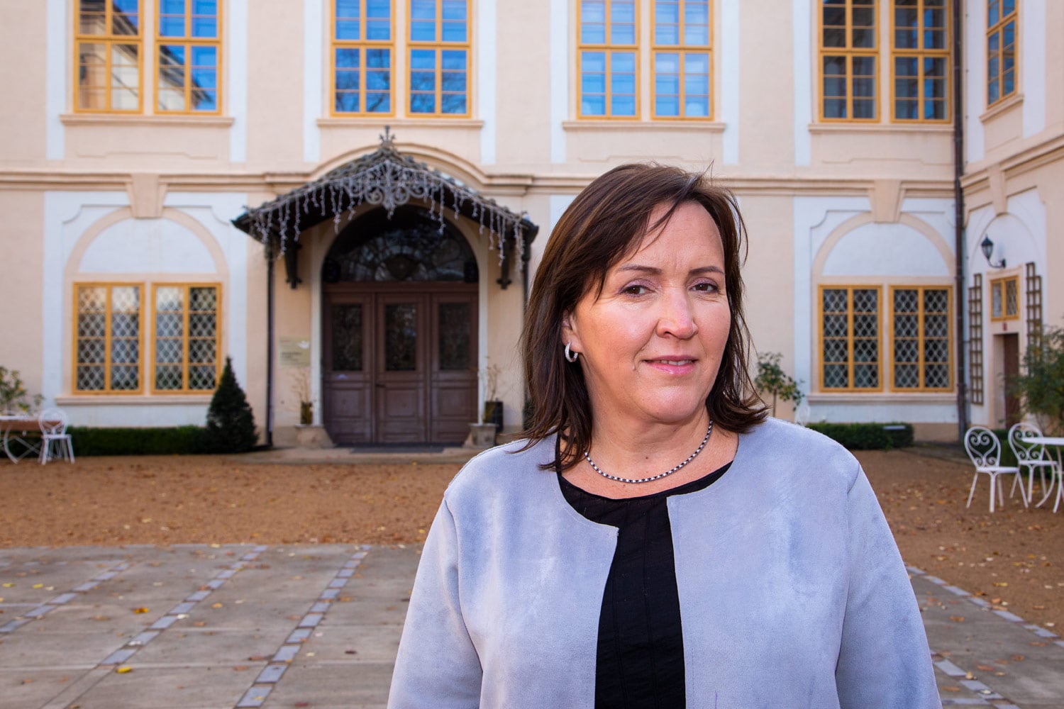 Kateřina Šrámková se spolu s manželem rozhodla zámek koupit a vrátit mu původní lesk. A také ho znovu otevřít veřejnosti.