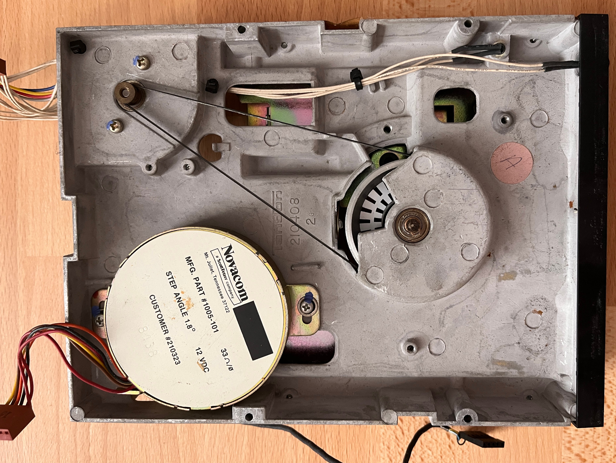 Detail mechaniky Tandon - pohled zespoda.