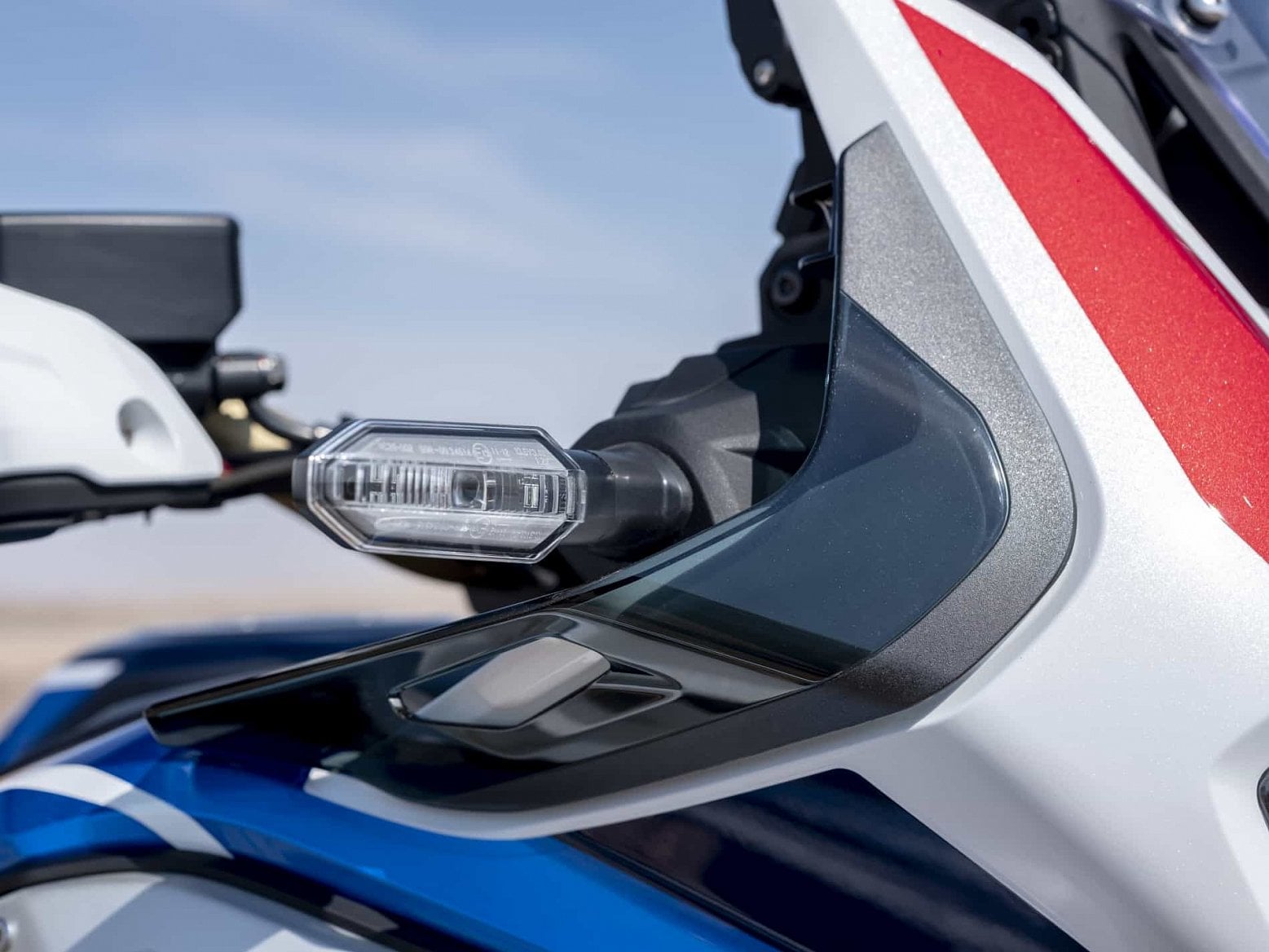 2019-09-189549_20YM_Africa_Twin_Adventure_Sports_Visor.jpg