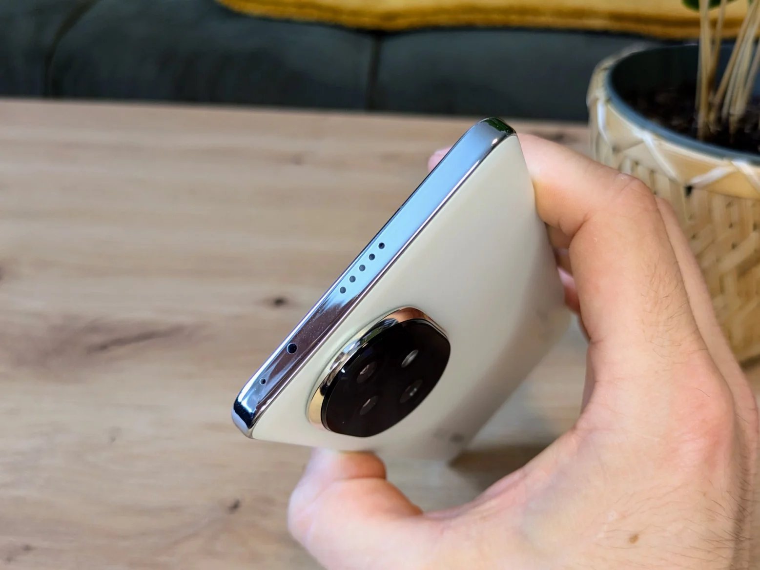 Vrchní strana Honoru 200 Pro