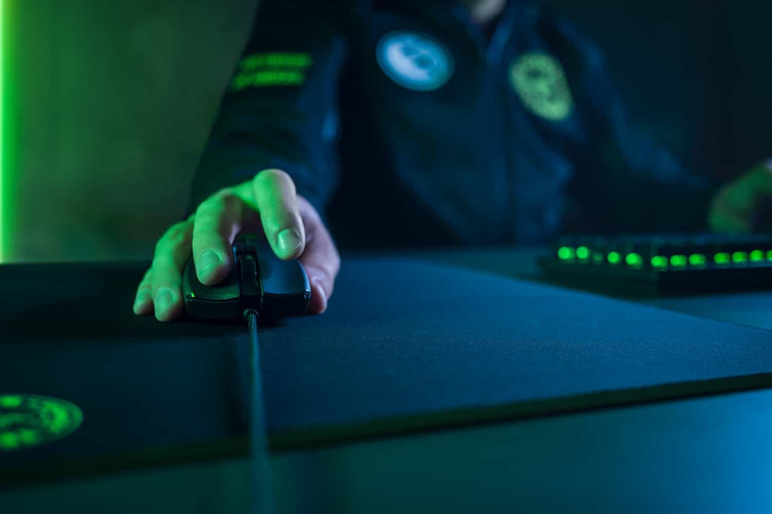 2019-08-Razer-Viper-09.jpg