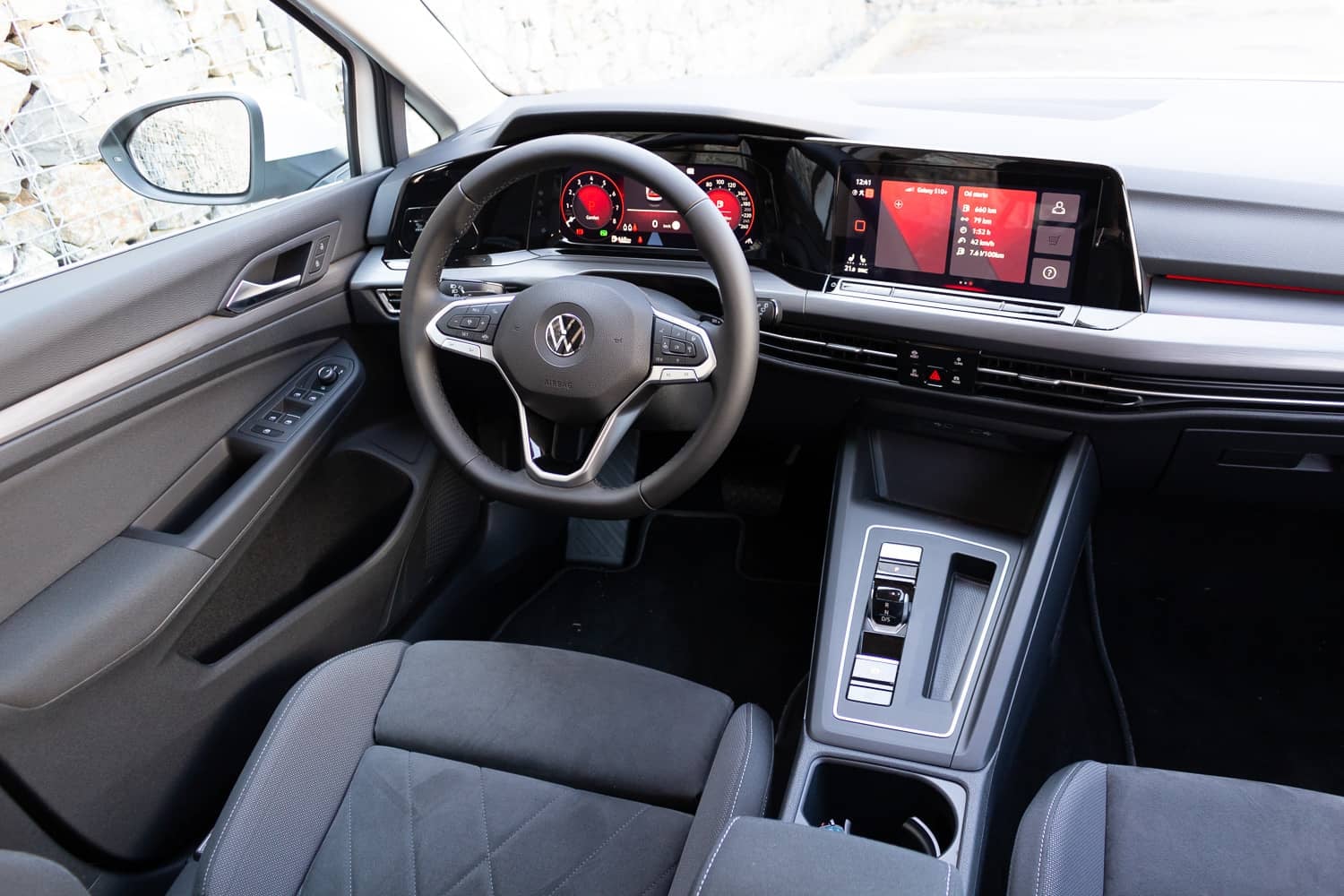 2020-04-Volkswagen-Golf-1.5-eTSI-2020-29.jpg