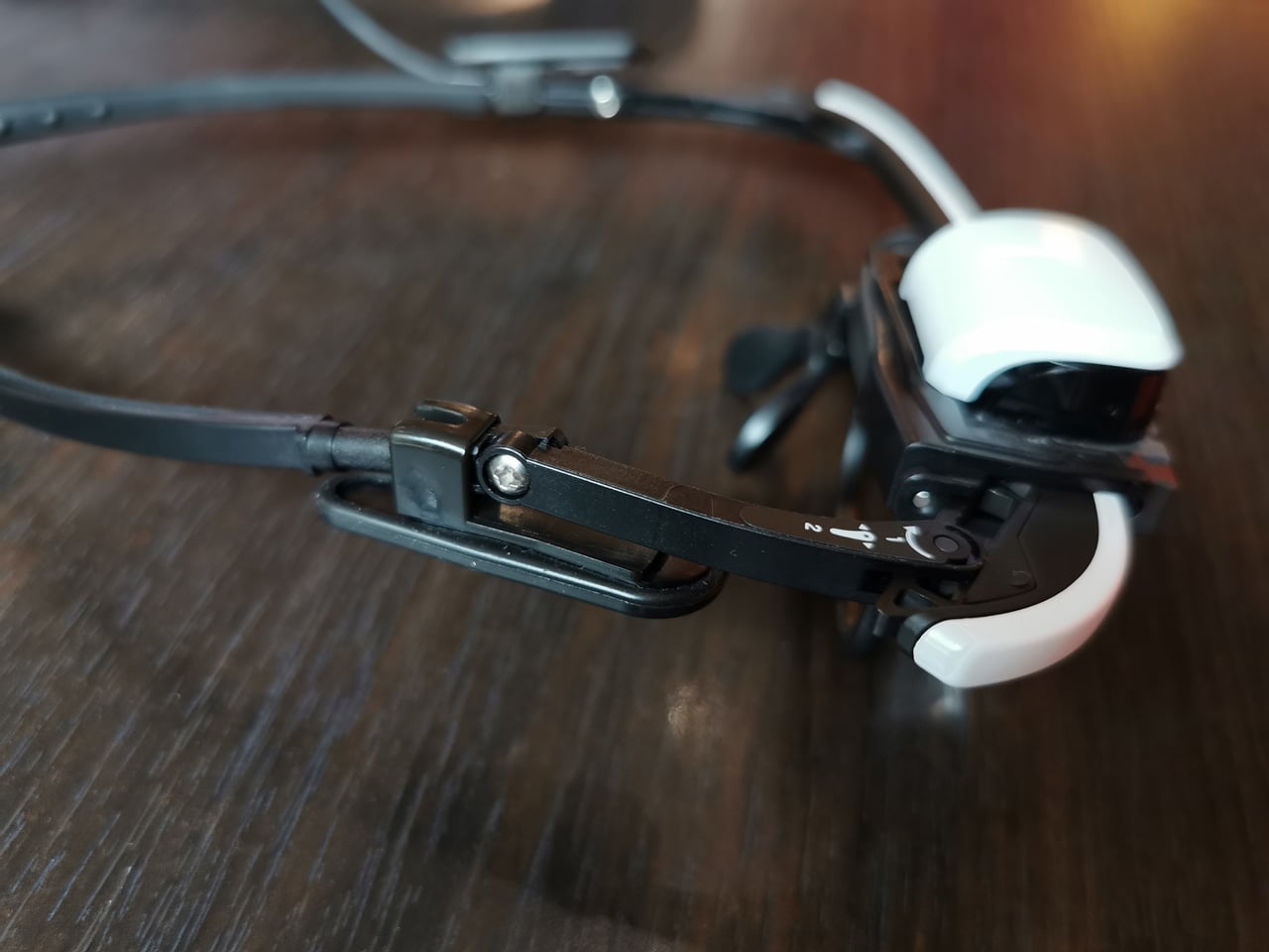 AR brýle Konica Minolta AIRe Lens, které vznikly i v Brně