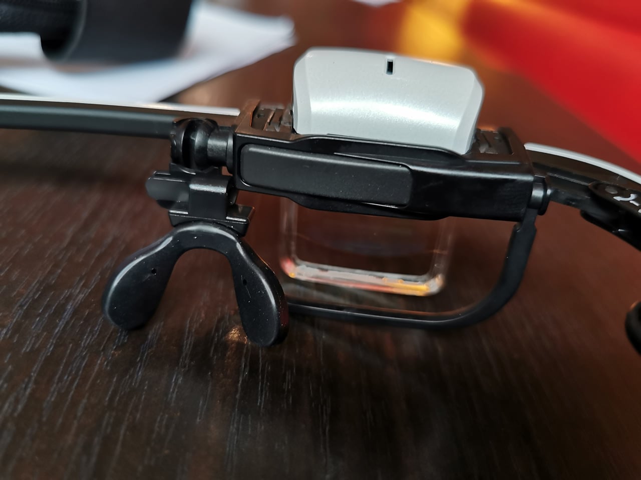 AR brýle Konica Minolta AIRe Lens, které vznikly i v Brně