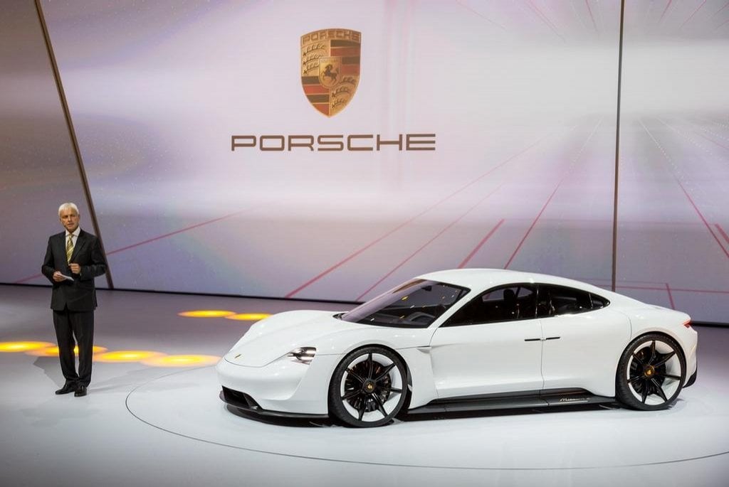 2014-03-koncept-porsche-mission-e.jpg