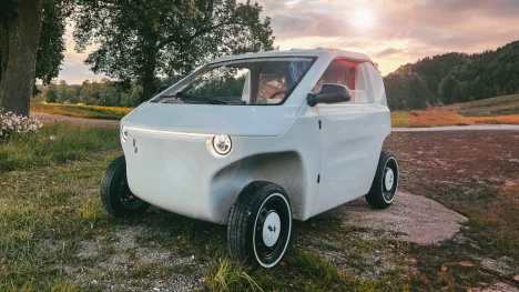 Náhledový obrázek - Auto jako z IKEA. Švédský startup vyrobil miniaturní elektromobil, který dodává v demontu