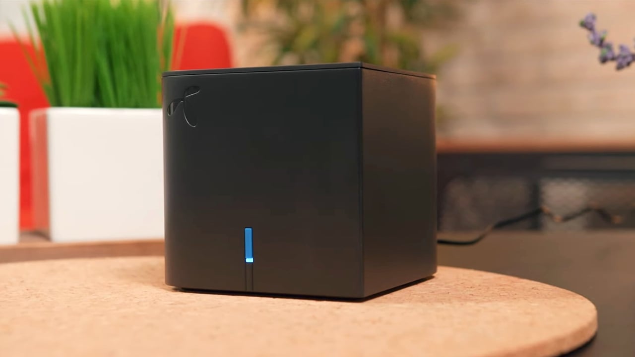 Opakovač H196Q v provedení Telenor/Yettel