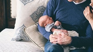 Náhledový obrázek - Otcovská dovolená umožňuje tatínkovi navázat hlubší vztah s dítětem