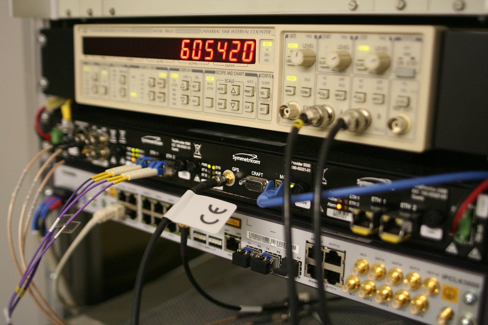 Atomové hodiny CETIN