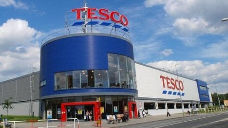 Náhledový obrázek - Zahraniční tisk: Maloobchodní mamut Tesco začal kulhat