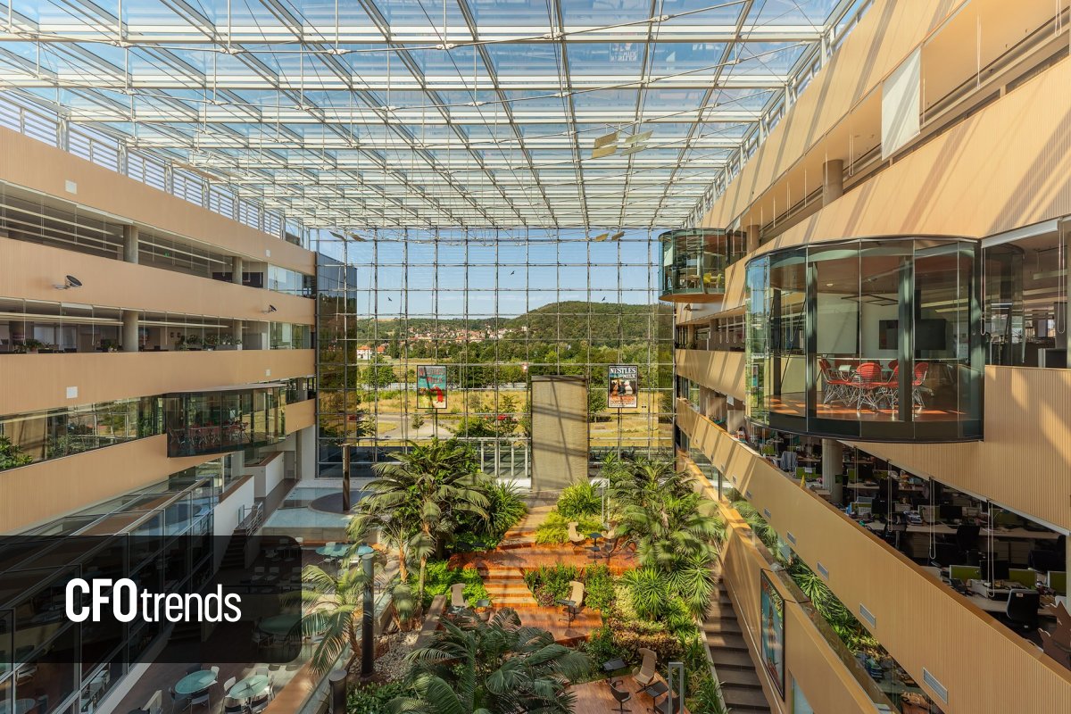 Hybridní práce přepsala pravidla. Co dnes mladá generace očekává od kanceláří?