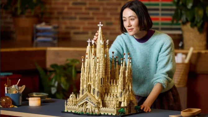 Kam se hrabou Star Wars! Lego představilo nejsložitější stavebnici ve své historii, jeho Sagrada Familia má 12 tisíc kostiček