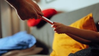 Náhledový obrázek - Čas strávený u obrazovky: skryté dopady digitálního světa na děti a dospělé