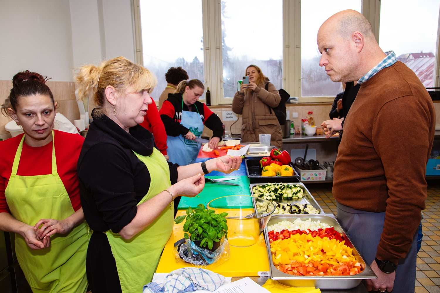 Vaření v potravinové bance s Romanem Paulusem