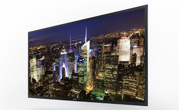 Prototyp 56 palcového OLED 4k2k zobrazovače, který ukázal Panasonic na veletrhu CES v Las Vegas.