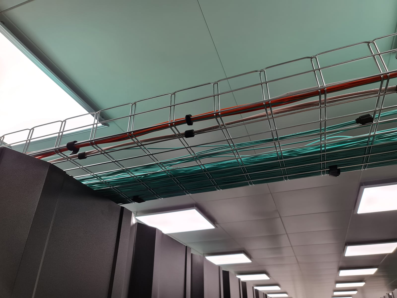 Superpočítač Karolina na IT4Innovations v Ostravě