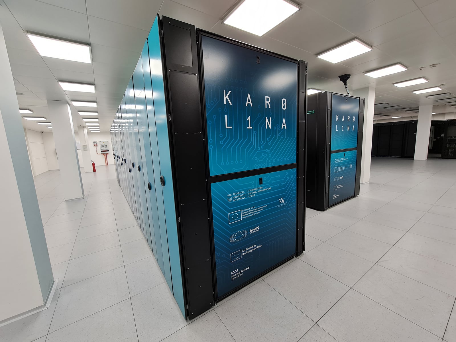 Superpočítač Karolina na IT4Innovations v Ostravě