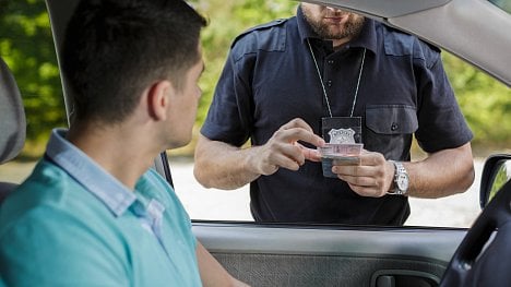 Náhledový obrázek - Propadlý řidičský průkaz vás může stát tisícikorunové pokuty. Zažádat o nový je možné i elektronicky