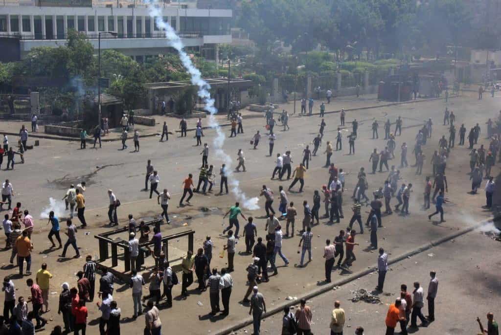 2018-12-vlna-nc3a1silc3ad-v-egyptc49b-mc3a1-stovky-obc49btc3ad-z