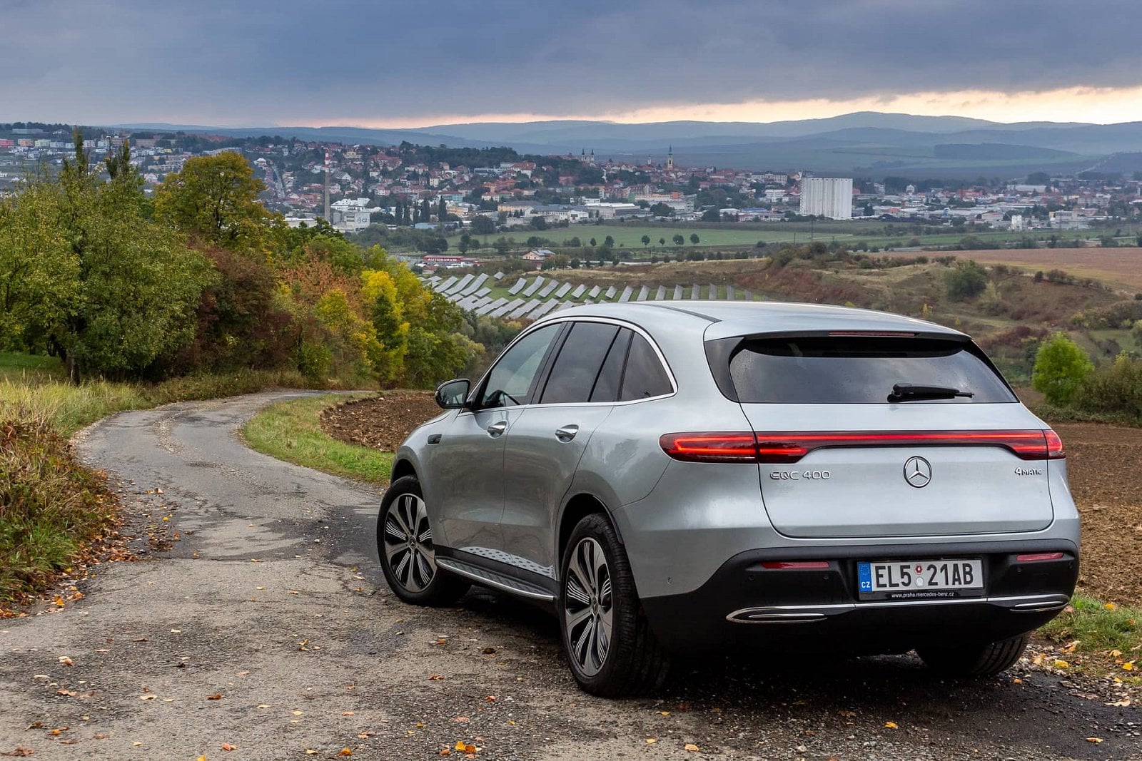 2019-10-Mercedes-Benz-EQC-400-4Matic-10-1.jpg