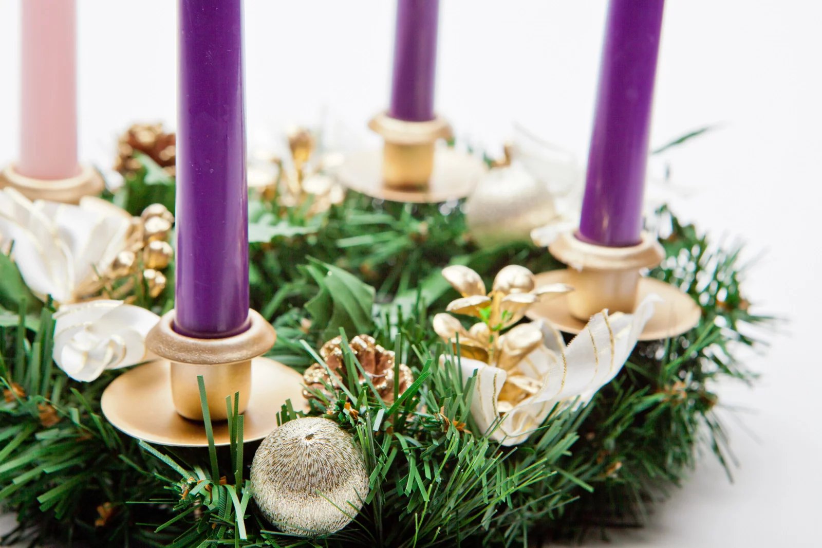 Adventní věnec může být klasický i úplně moderní