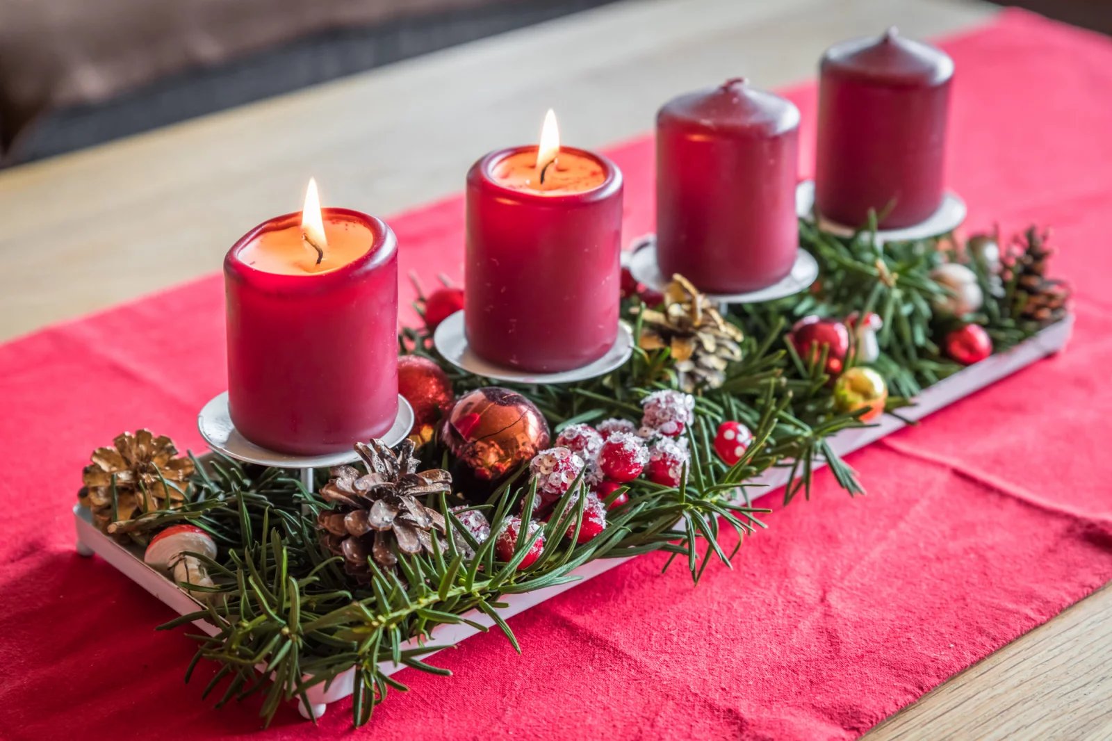 Adventní věnec může být klasický i úplně moderní