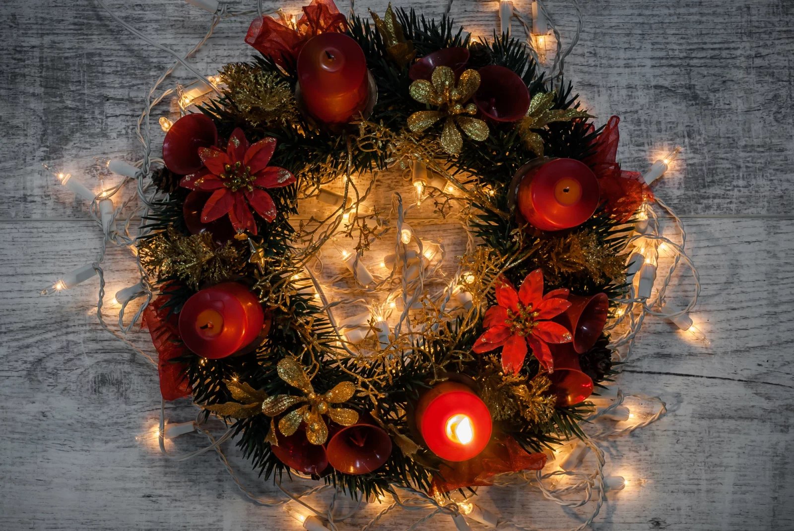 Adventní věnec může být klasický i úplně moderní