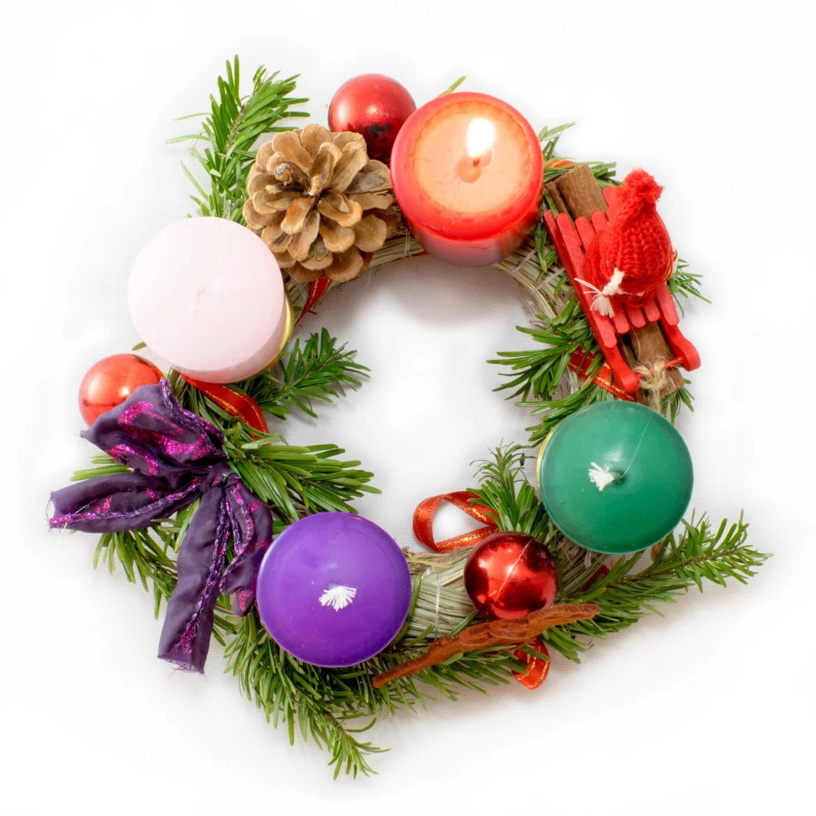 Adventní věnec může být klasický i úplně moderní