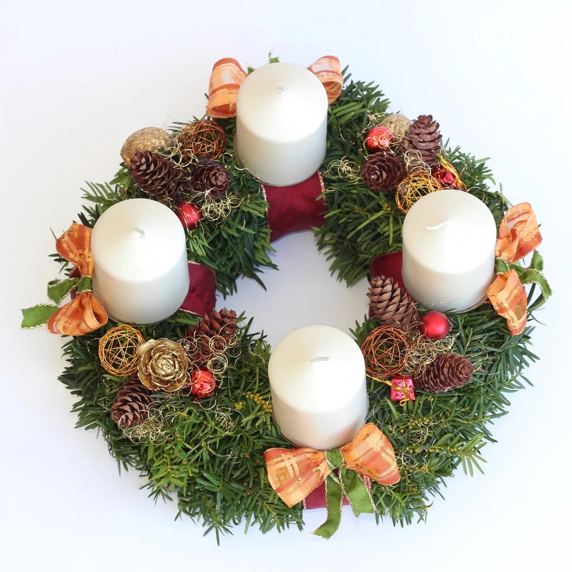 Adventní věnec může být klasický i úplně moderní