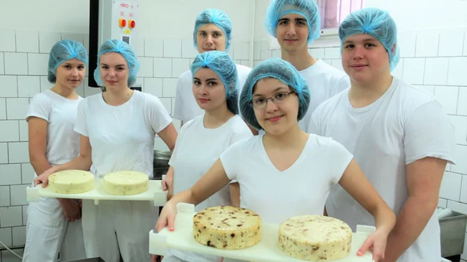 Studenti Střední průmyslové školy mlékárenské