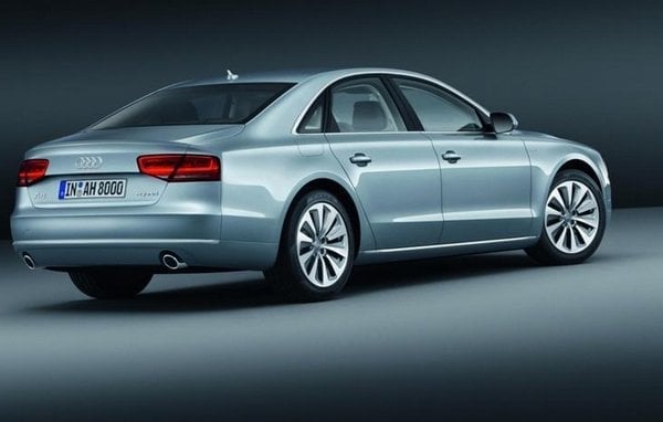 2009-11-audi-a8-hybrid-2.jpg