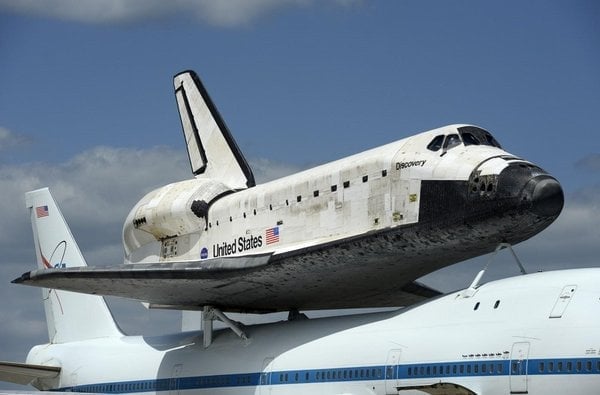 2012-04-pc599c3adprava-na-poslednc3ad-let-raketoplc3a1nu-discove