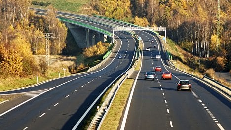 Náhledový obrázek - Dálniční známka na Slovensko má výhradně elektronickou podobu. Její cena pro motorová vozidla a přívěsy se neliší