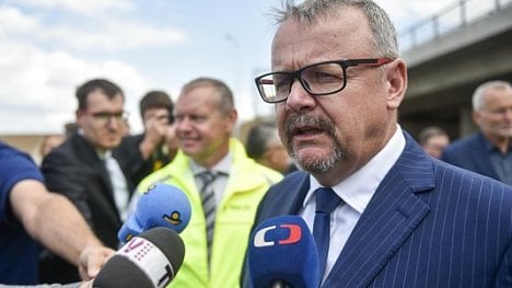 Náhledový obrázek - Pochvala za dotace, kritika za strategické silnice. Sobotka bilancoval s Ťokem