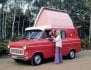 Sen (nejen) československého turisty: britská podoba populárních „bydlíků“ se stranově vyklápěcí střechou se neomezila jen na Ford Transit, ale nabízeli ji i jiní výrobci