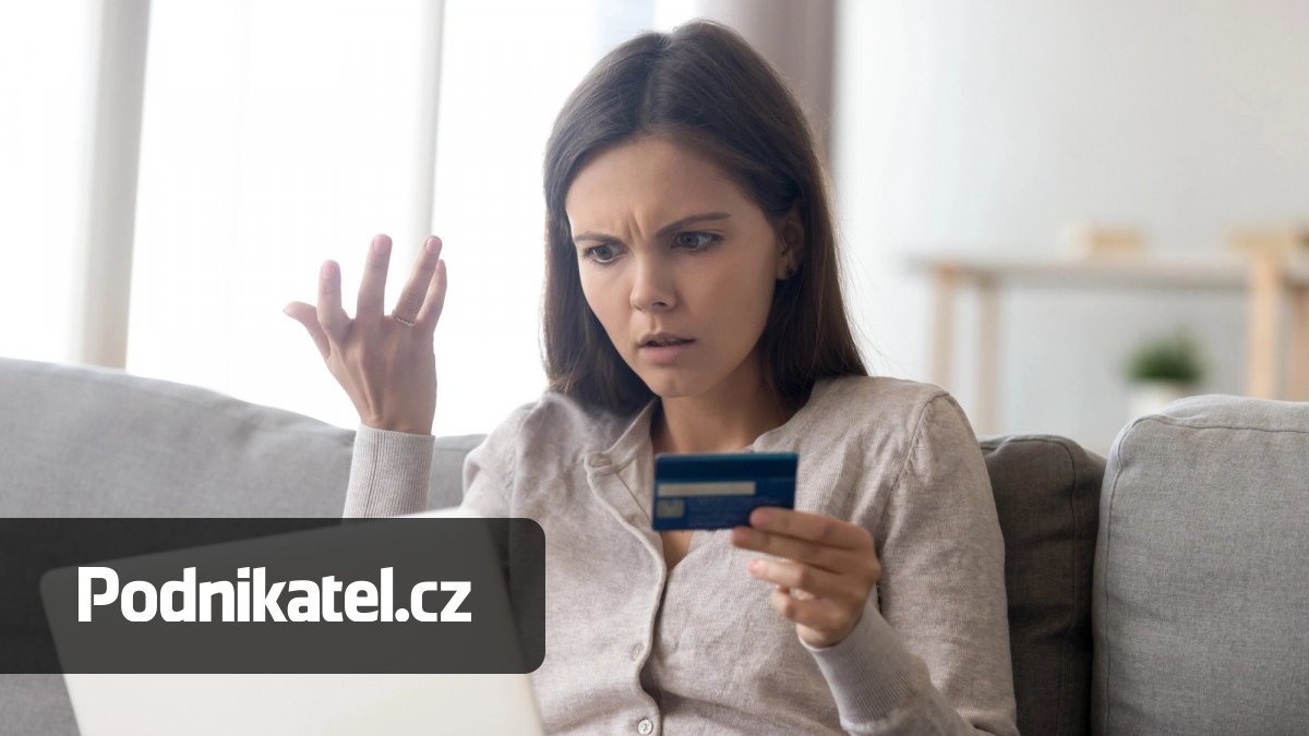 Obrovský průšvih e-shopů: Kritiku mažou, recenze přikrášlují