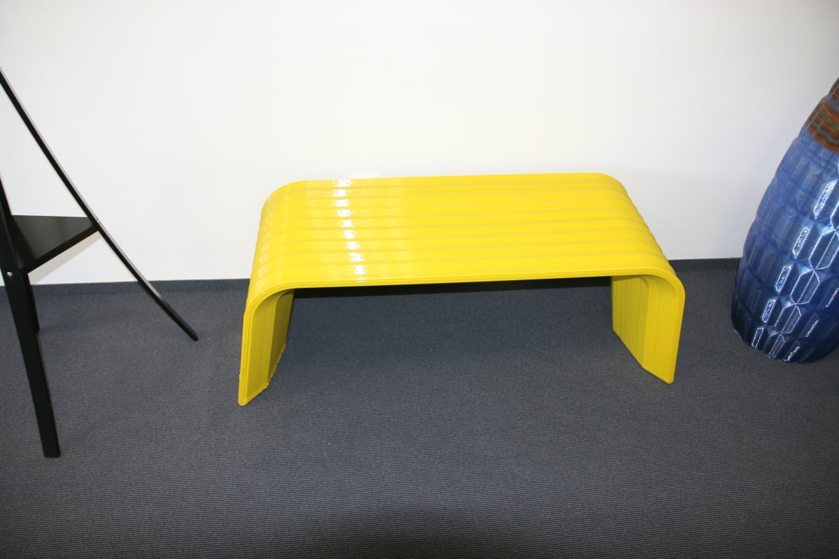 3D nábytek se MFJ tiskem zatím nevyrábí, i tak je ale pevnější než leckterý klasický.