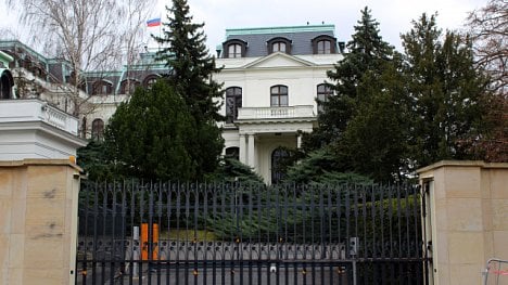 Náhledový obrázek - Ruské velvyslanectví žádá Česko o ochranu svého diplomata. Čelí prý výhrůžkám