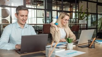 kancelář zaměstnanec spokojenost Work Relationship Index