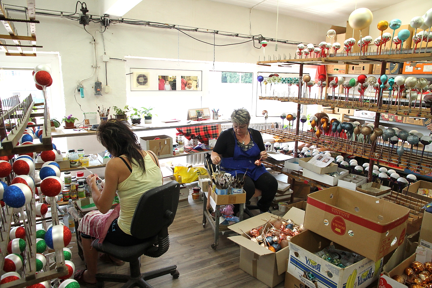 Rodinná firma Ozdoba CZ vyrábí vánoční ozdoby už sto let