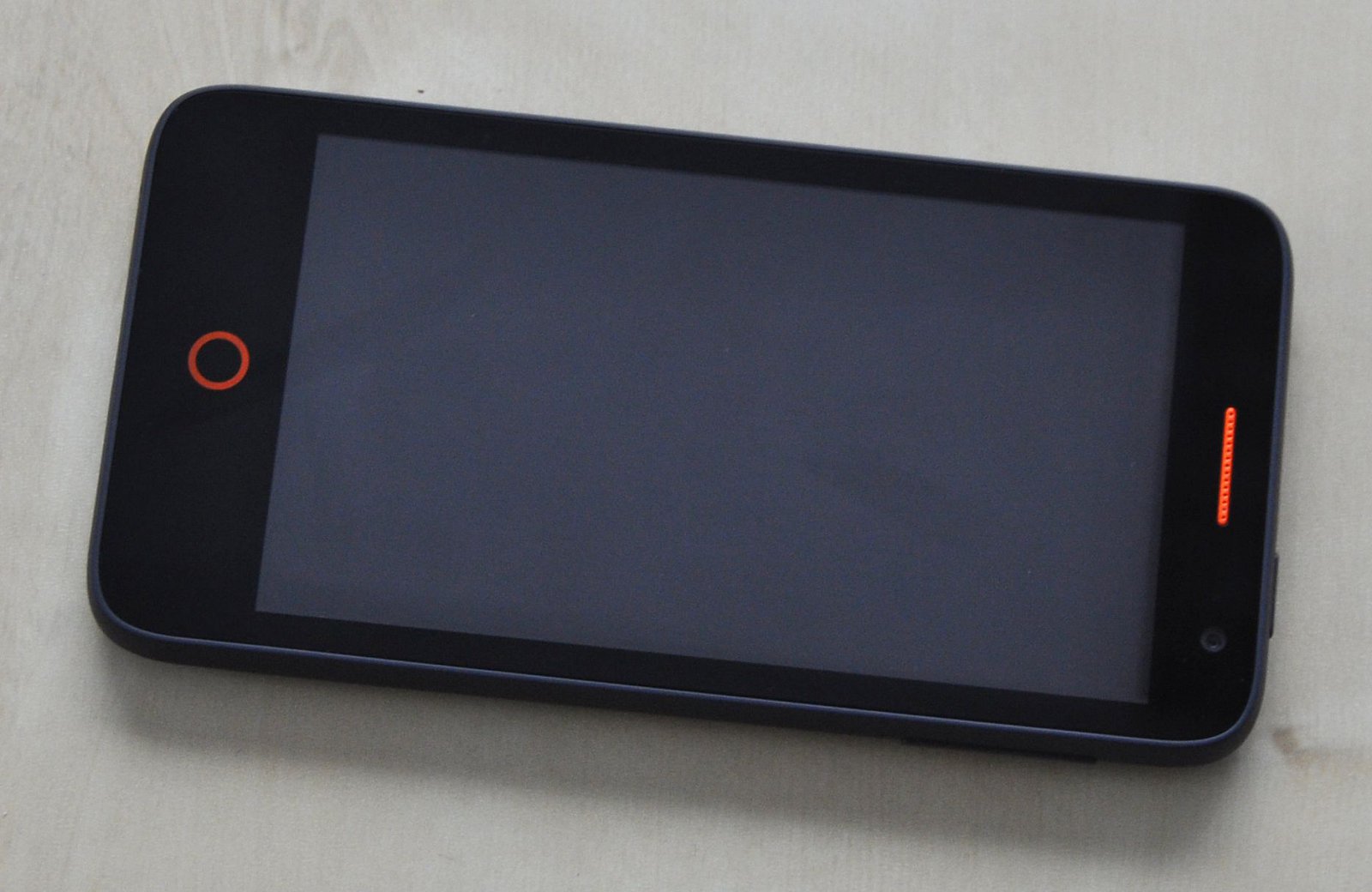 Firefox OS Flame vs. GP Revolution