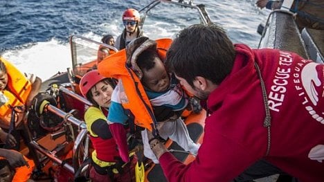 Náhledový obrázek - Krize skončila, hranice zůstávají pod tlakem. Do EU loni přišlo nelegálně nejméně lidí za pět let