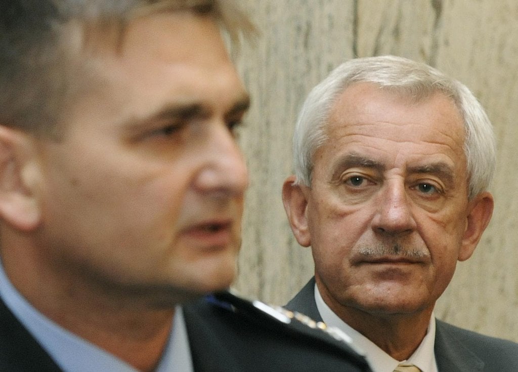 2014-07-poc48det-obc49btc3ad-vypitc3a9ho-metylalkoholu-pc599ibc3