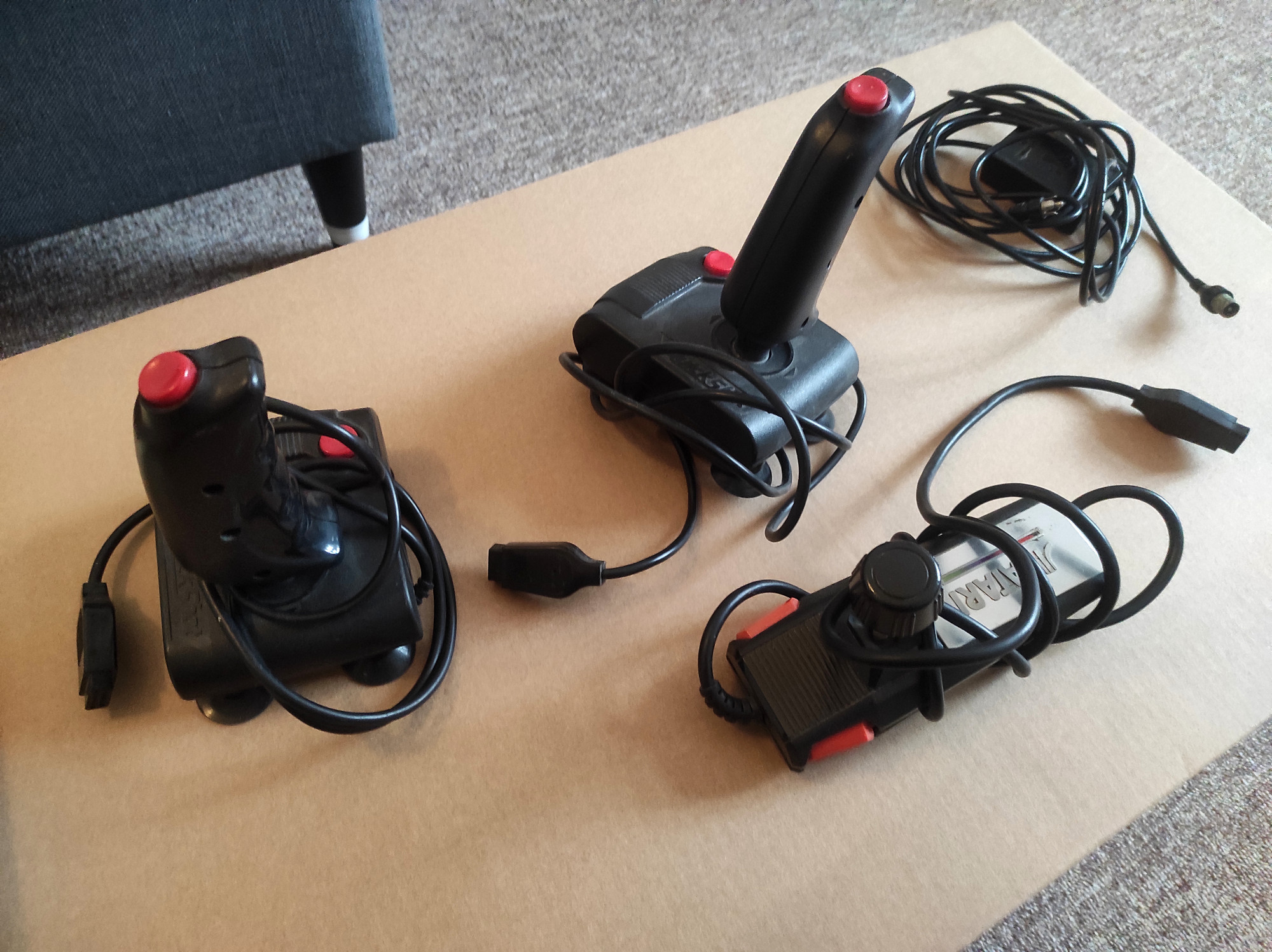 Příslušenství dodané k počítači.